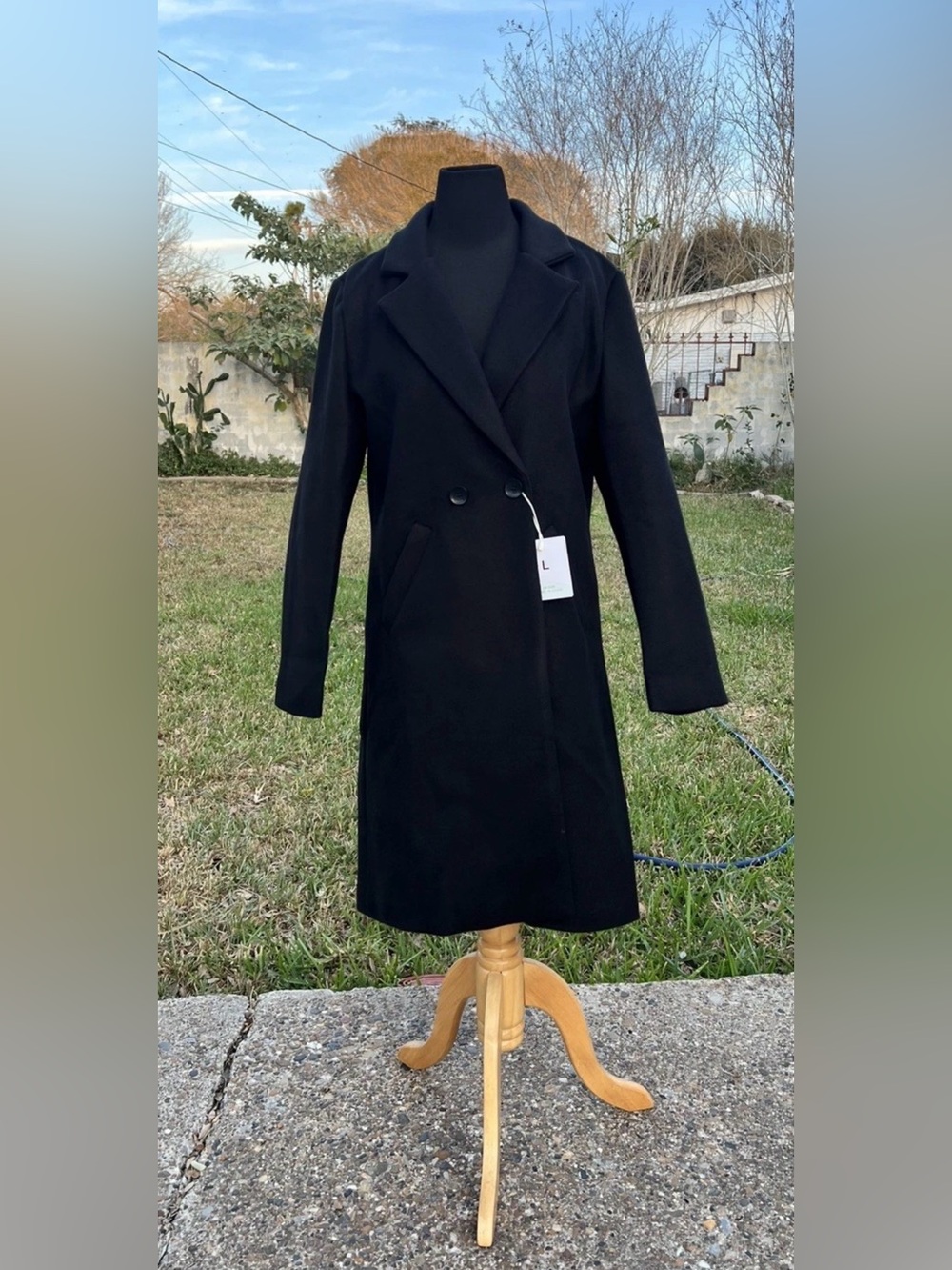 NEW Fashionable Long Black Coat Size Large
